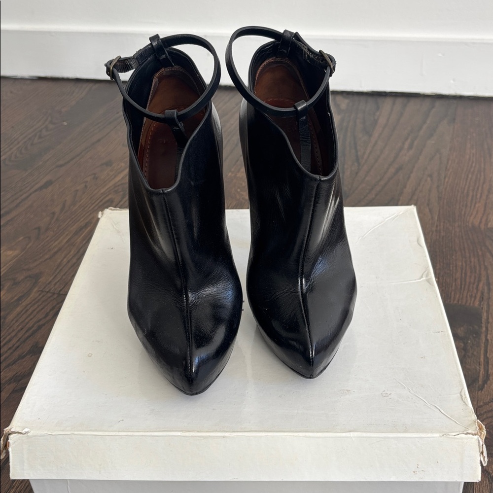 Givenchy Black Leather Heeled Boots, size 38 - Picture 3 of 9